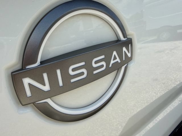 Used 2024 Nissan Titan SV w/ SV Convenience Package AWD/4WD image 9