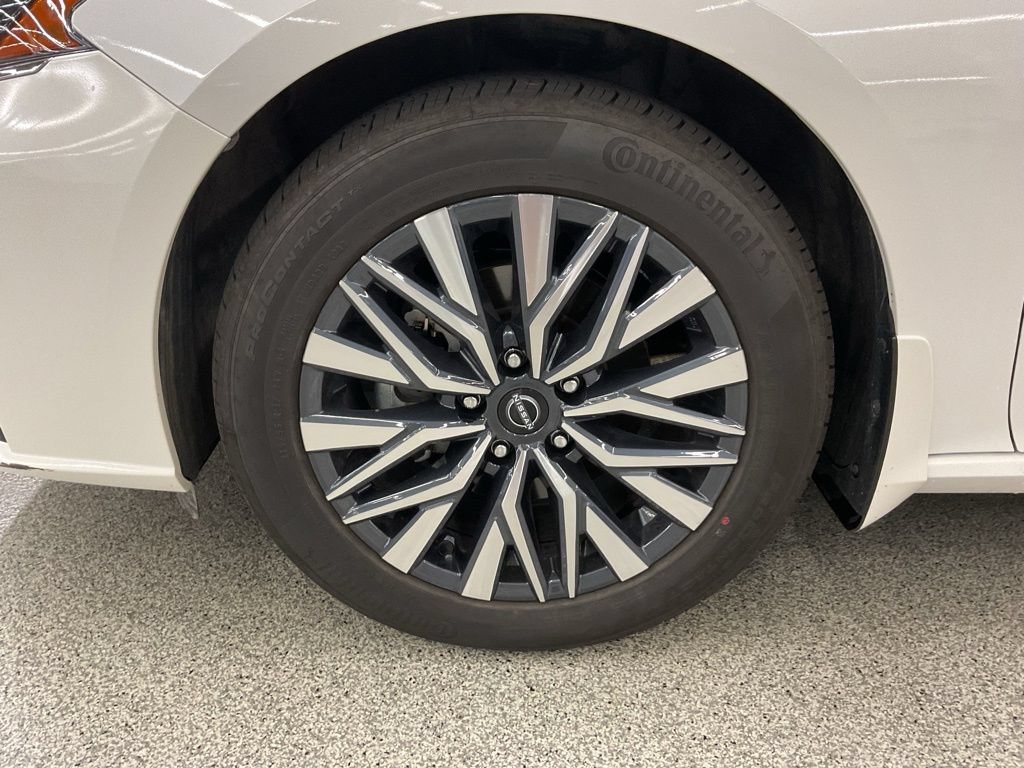 Used 2023 Nissan Altima 2.5 SV w/ SV Premium Package AWD/4WD image 9