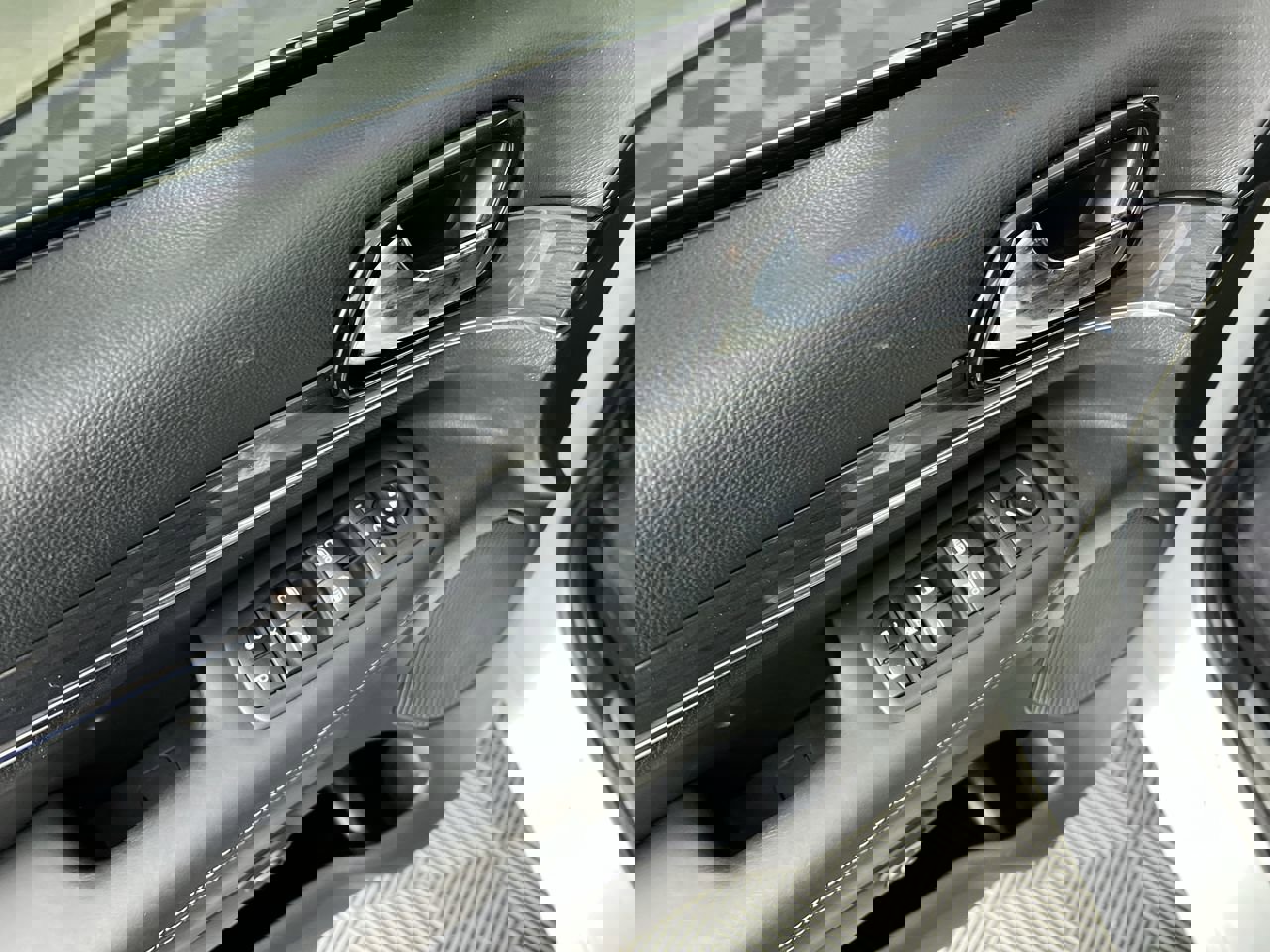 Used 2020 Jeep Grand Cherokee Overland image 14