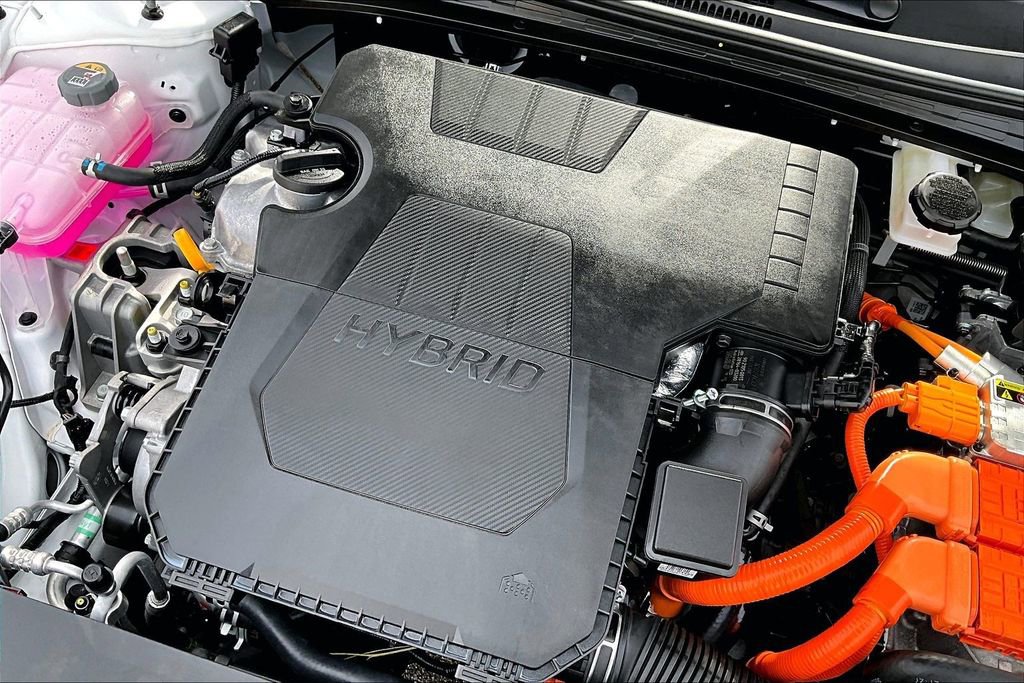 Certified 2025 Hyundai Elantra SEL image 34