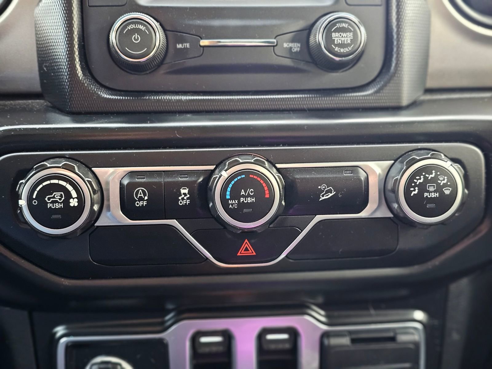 Used 2020 Jeep Wrangler Sport image 13