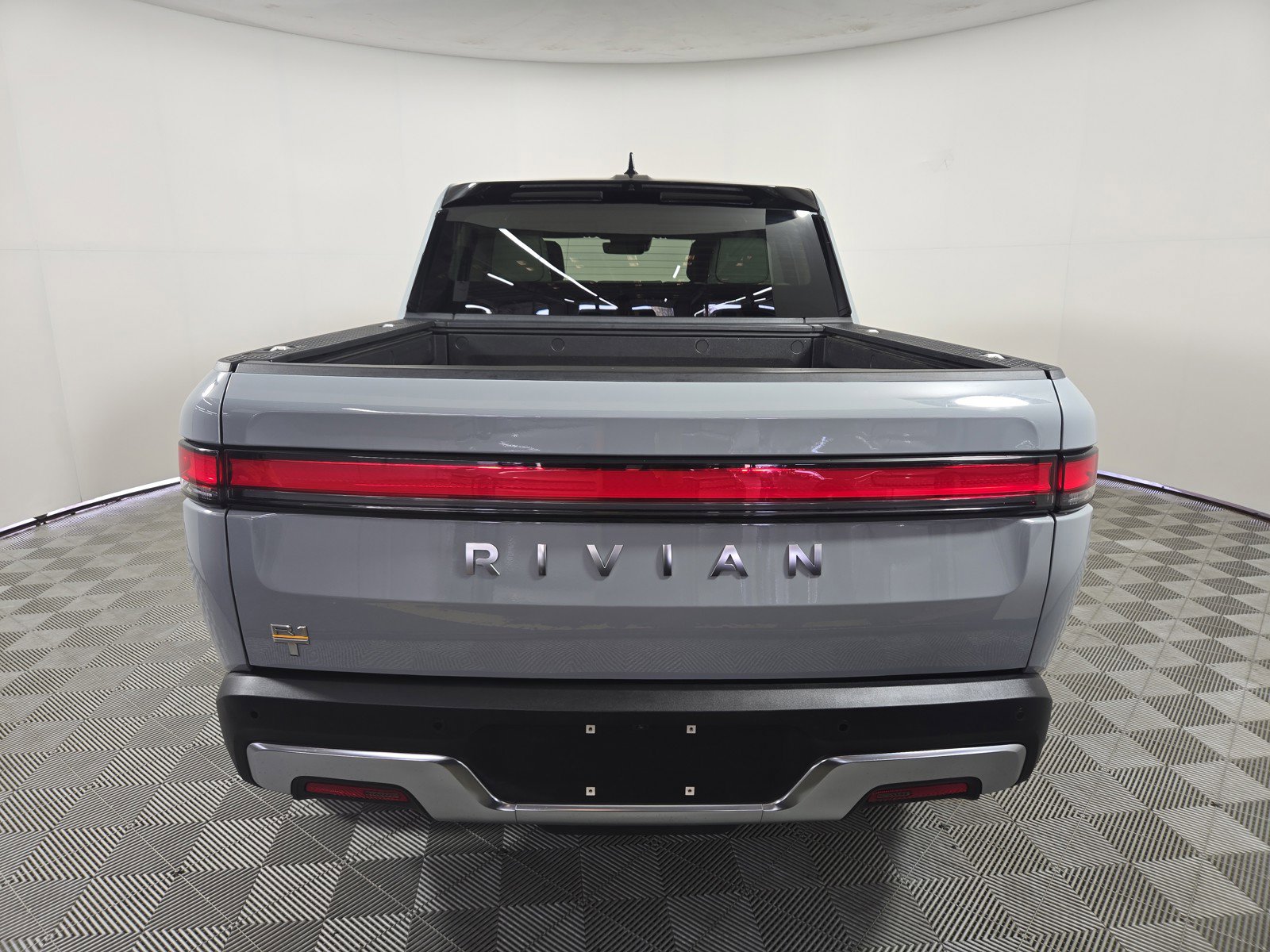 Used 2023 Rivian R1T Adventure AWD/4WD image 4