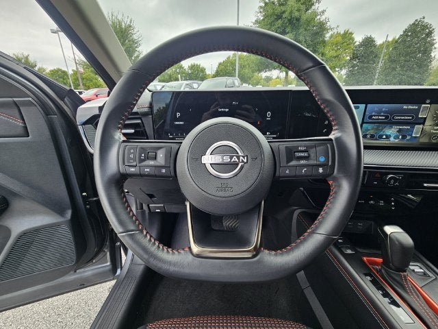 Used 2025 Nissan Kicks SR AWD/4WD image 29