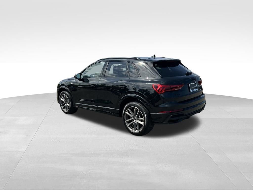 Used 2025 Audi Q3 2.0T Premium w/ Convenience Package image 3