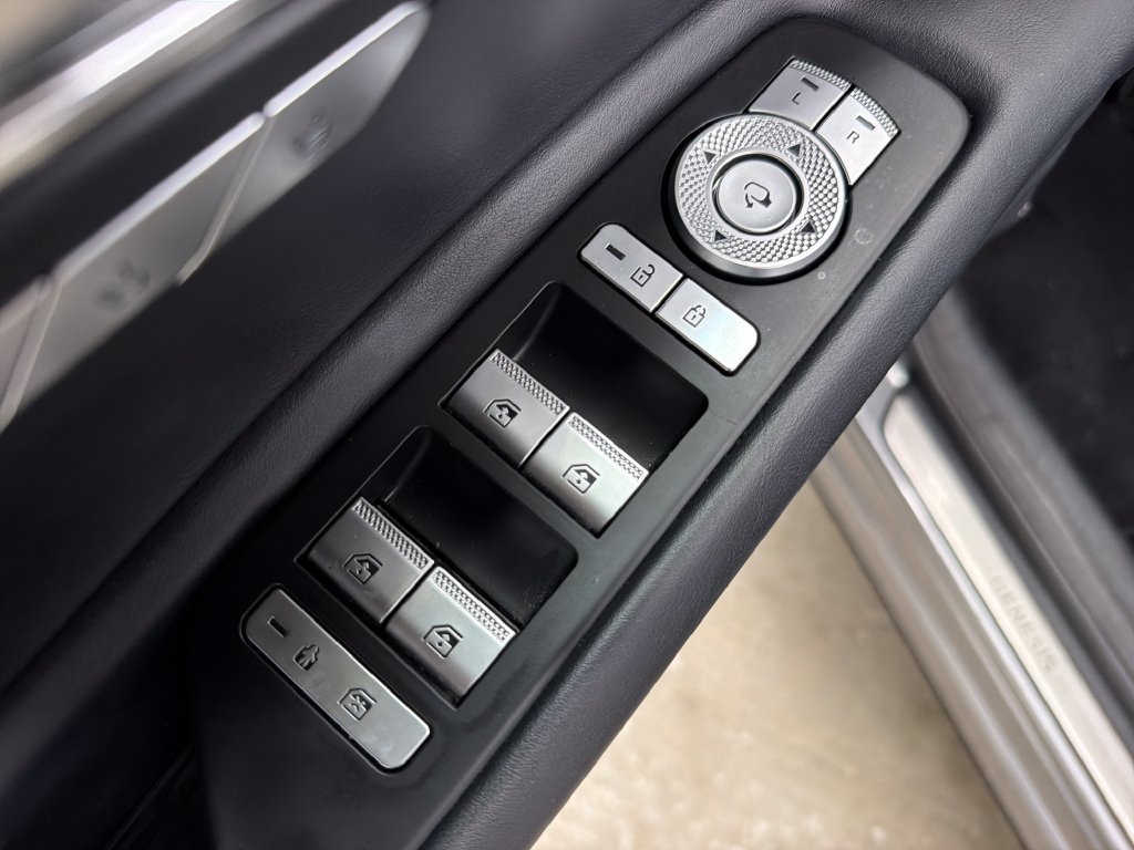 Used 2025 Genesis GV80 2.5T Standard AWD/4WD image 17