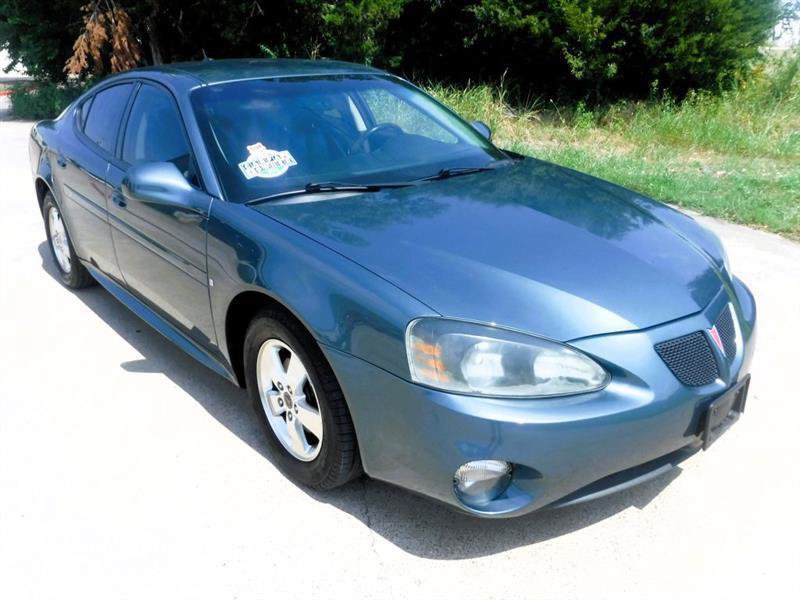 Used 2006 Pontiac Grand Prix w/ Premium Package FWD image 2