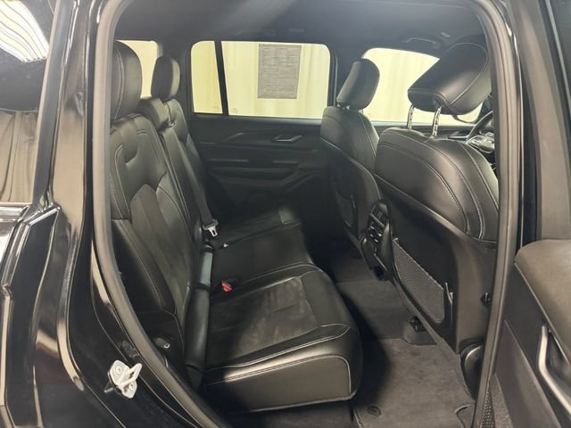 Used 2025 Jeep Grand Cherokee Altitude AWD/4WD image 34