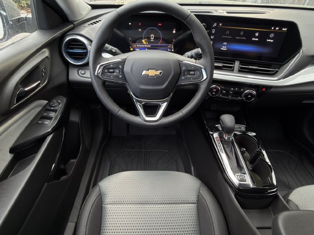 New 2026 Chevrolet Trax LT w/ Driver Confidence Package FWD image 9