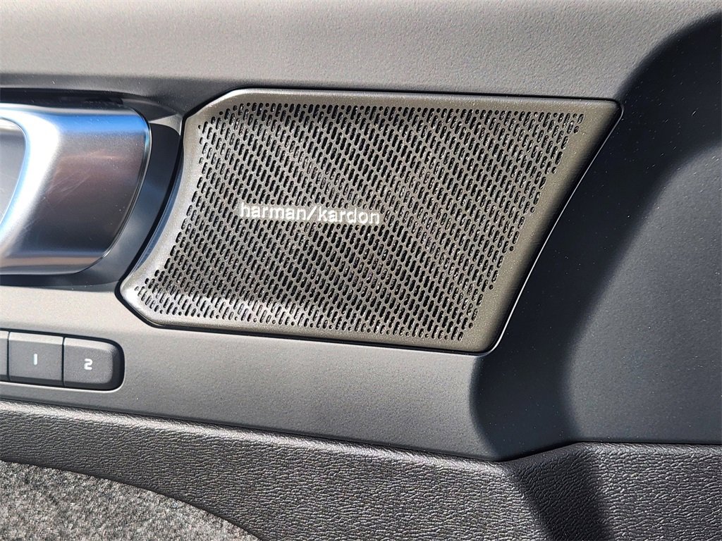 New 2026 Volvo XC40 B5 Ultra w/ Climate Package image 11