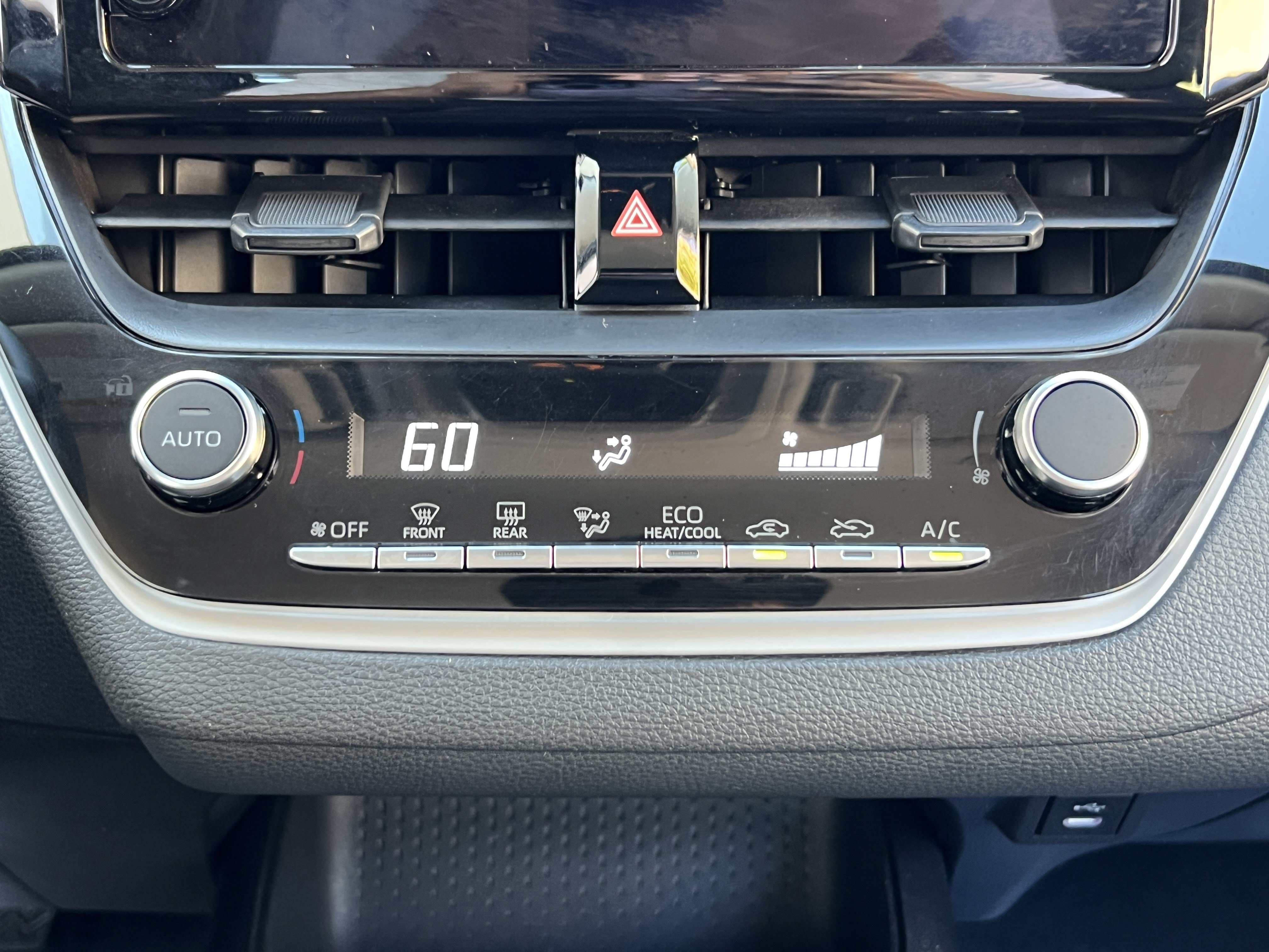Used 2025 Toyota Corolla LE FWD image 29