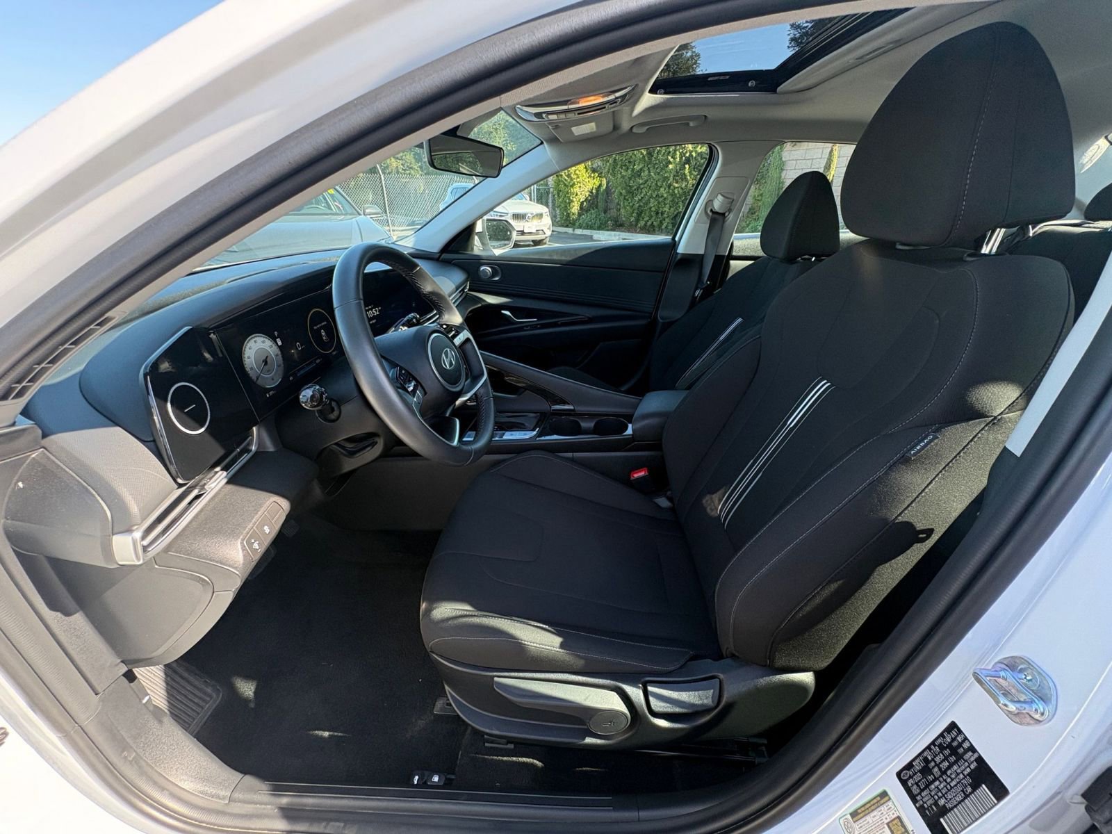 Used 2025 Hyundai Elantra SEL FWD image 27