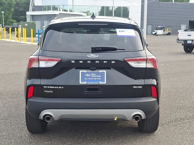 Certified 2022 Ford Escape Titanium image 5