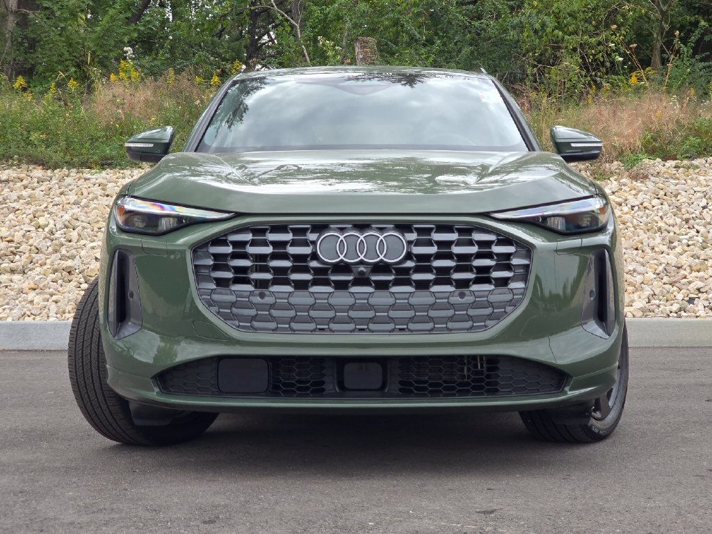 Certified 2025 Audi Q5 Prestige AWD/4WD image 9