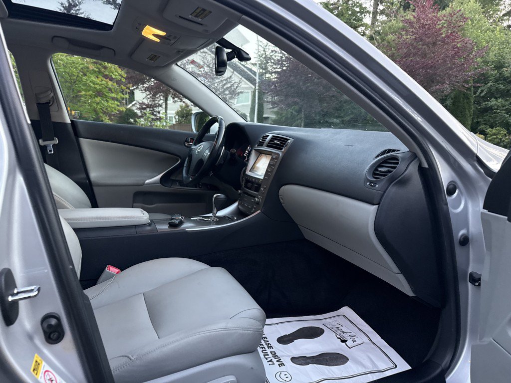 Used 2008 Lexus IS 250 AWD w/ Preferred Accessory Pkg image 15
