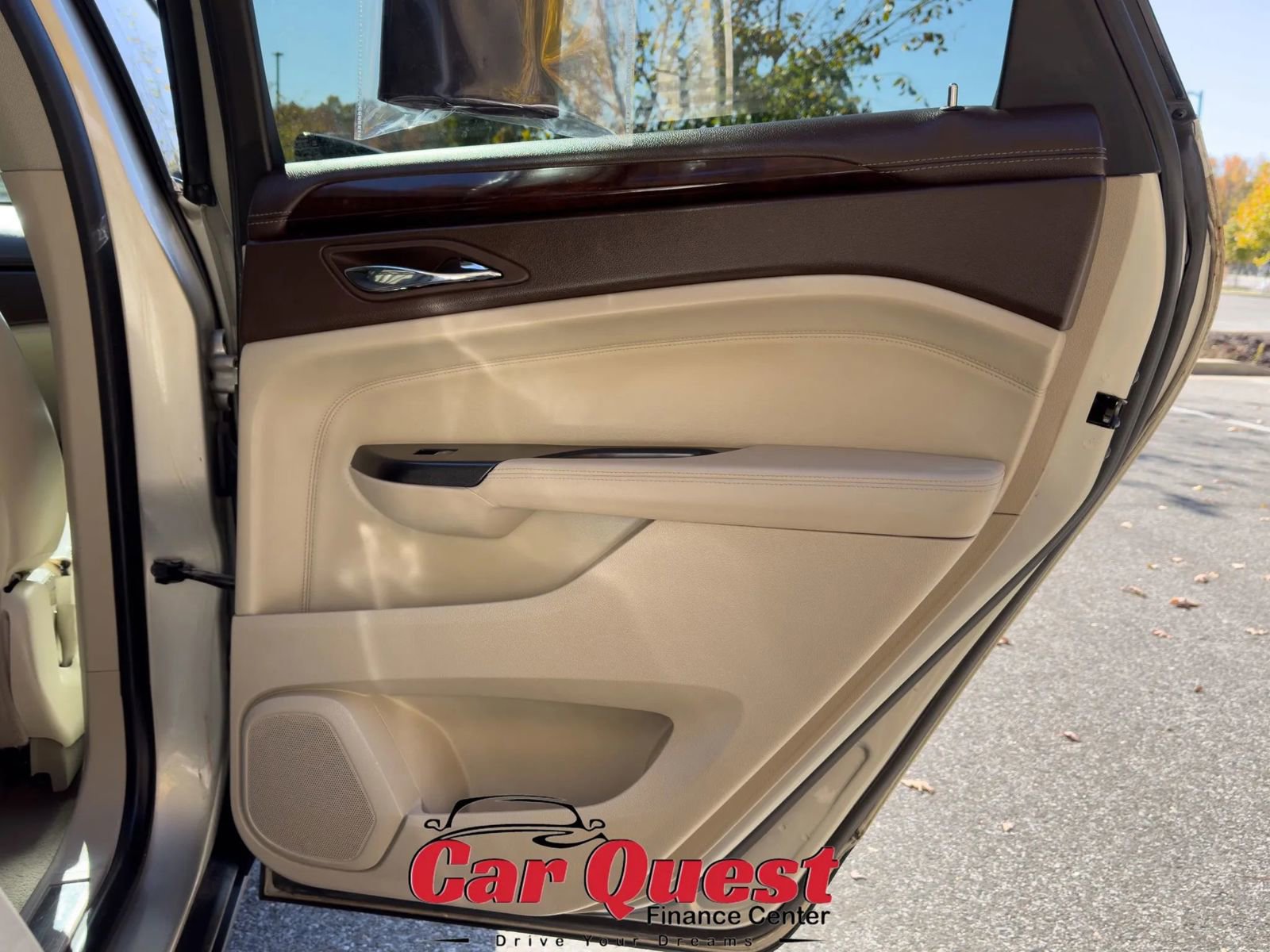 Used 2016 Cadillac SRX Luxury w/ Driver Awareness Package image 21