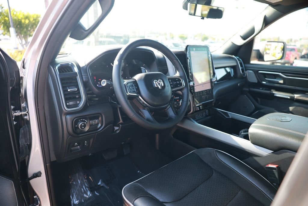 Used 2025 RAM 1500 Laramie w/ Advanced Safety Group II AWD/4WD image 16