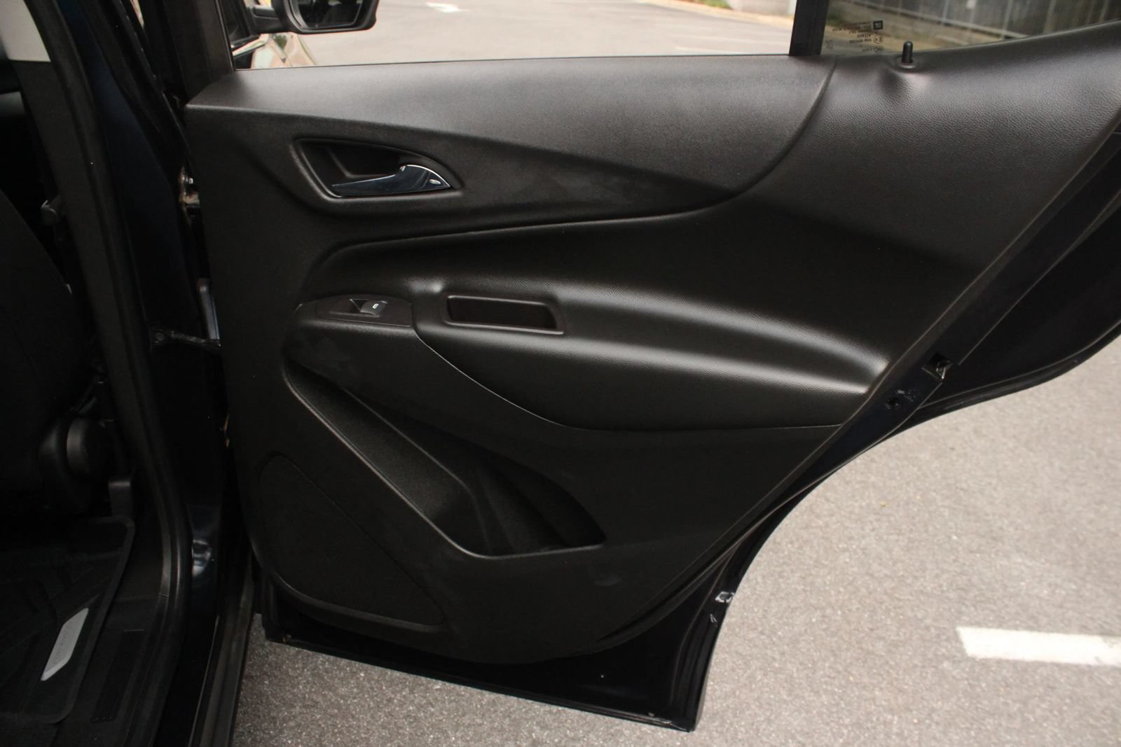 Used 2020 Chevrolet Equinox LT w/ LPO, Floor Liner Package AWD/4WD image 23