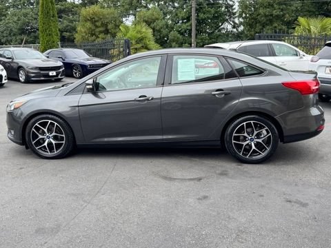 Used 2017 Ford Focus SEL w/ Cold Weather Package FWD image 4