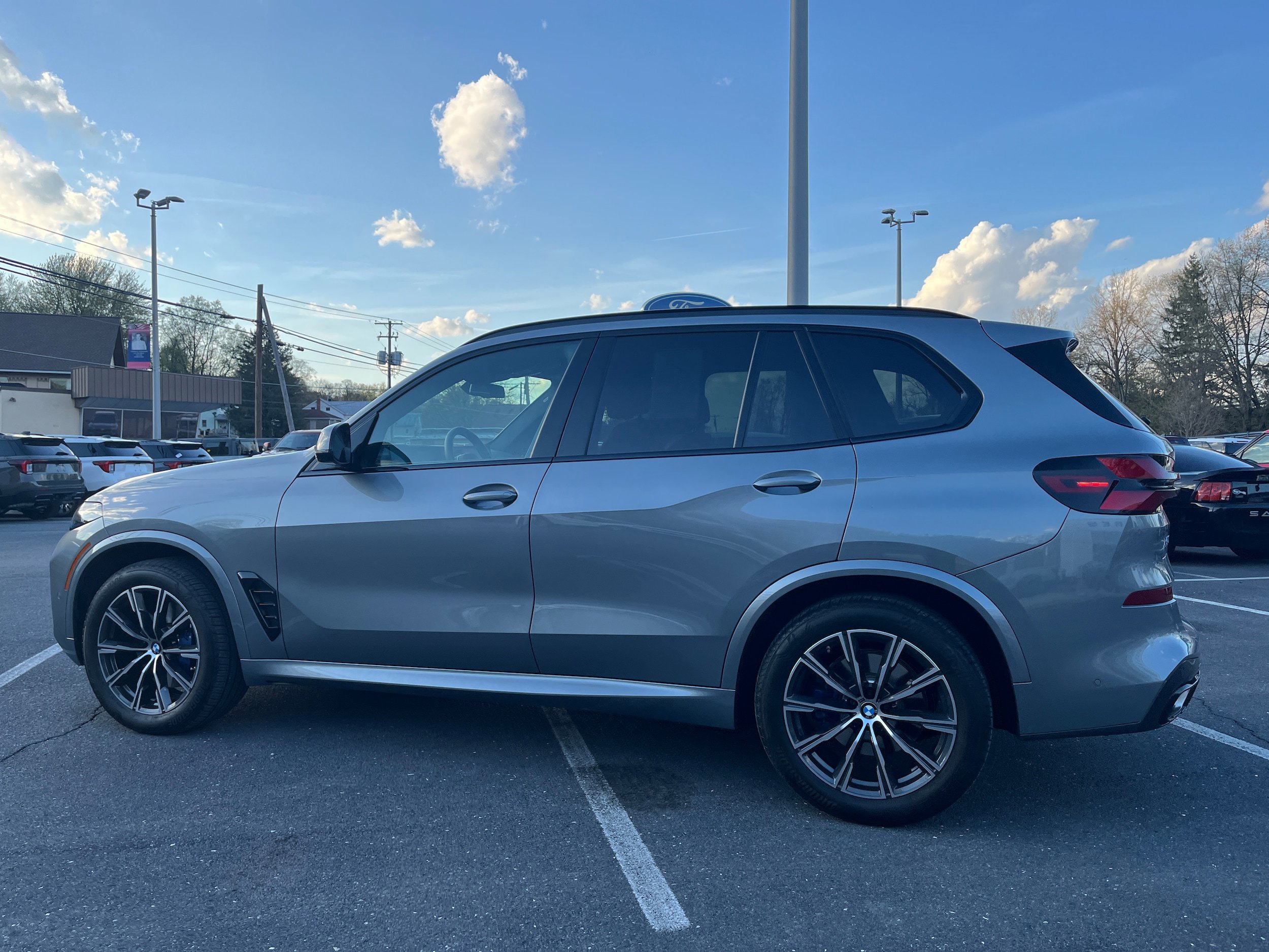 Used 2024 BMW X5 xDrive40i w/ M Sport Package image 6