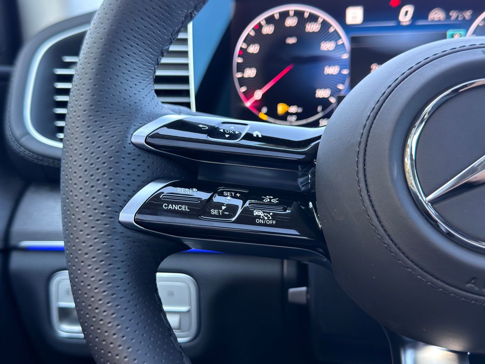New 2026 Mercedes-Benz GLS 450 4MATIC image 26