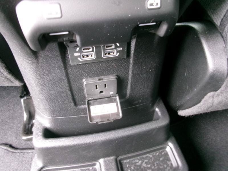 Used 2025 Jeep Wrangler Unlimited Sahara w/ Safety Group AWD/4WD image 11