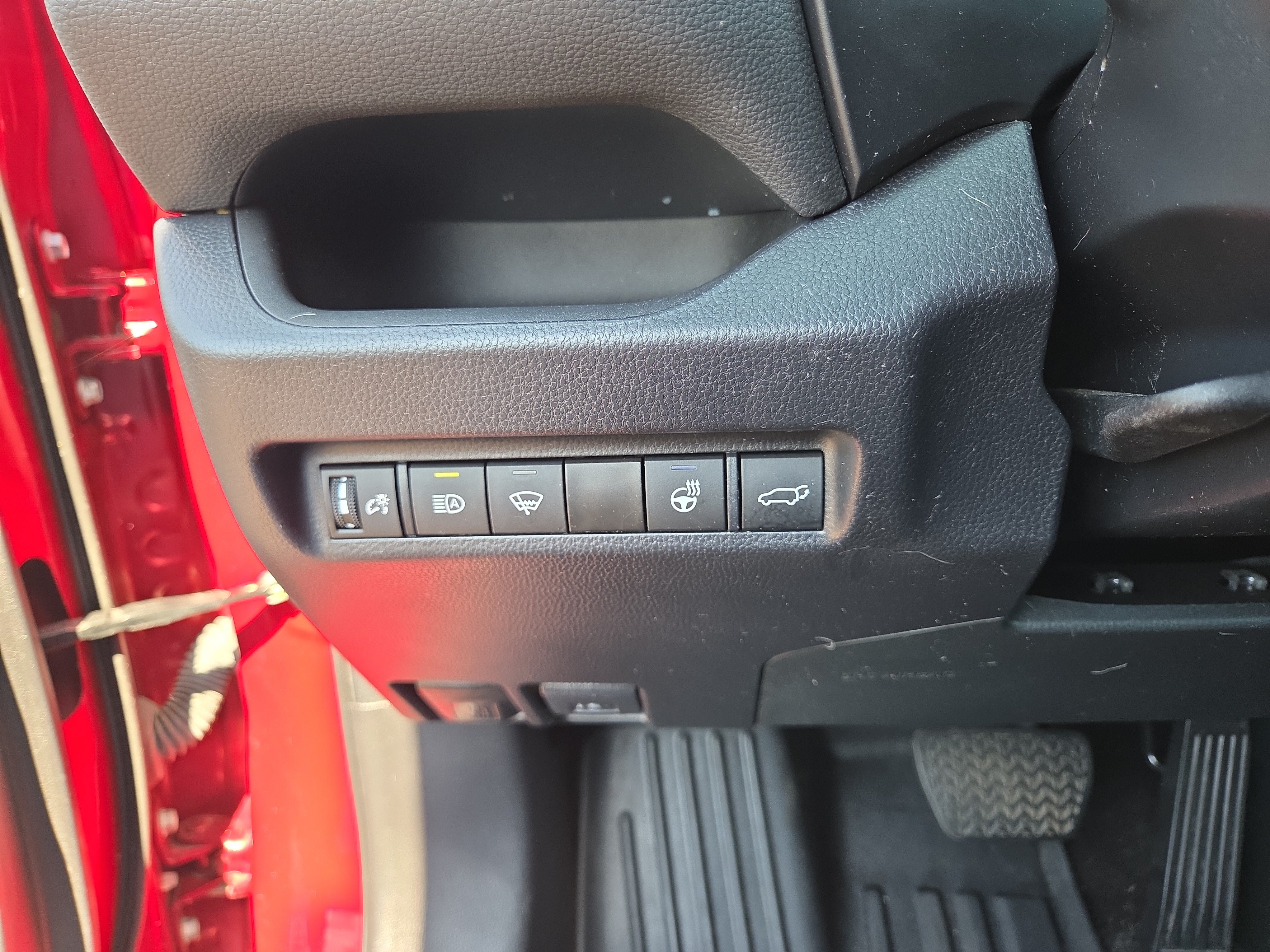 Certified 2022 Toyota RAV4 XLE w/ Convenience Package AWD/4WD image 32