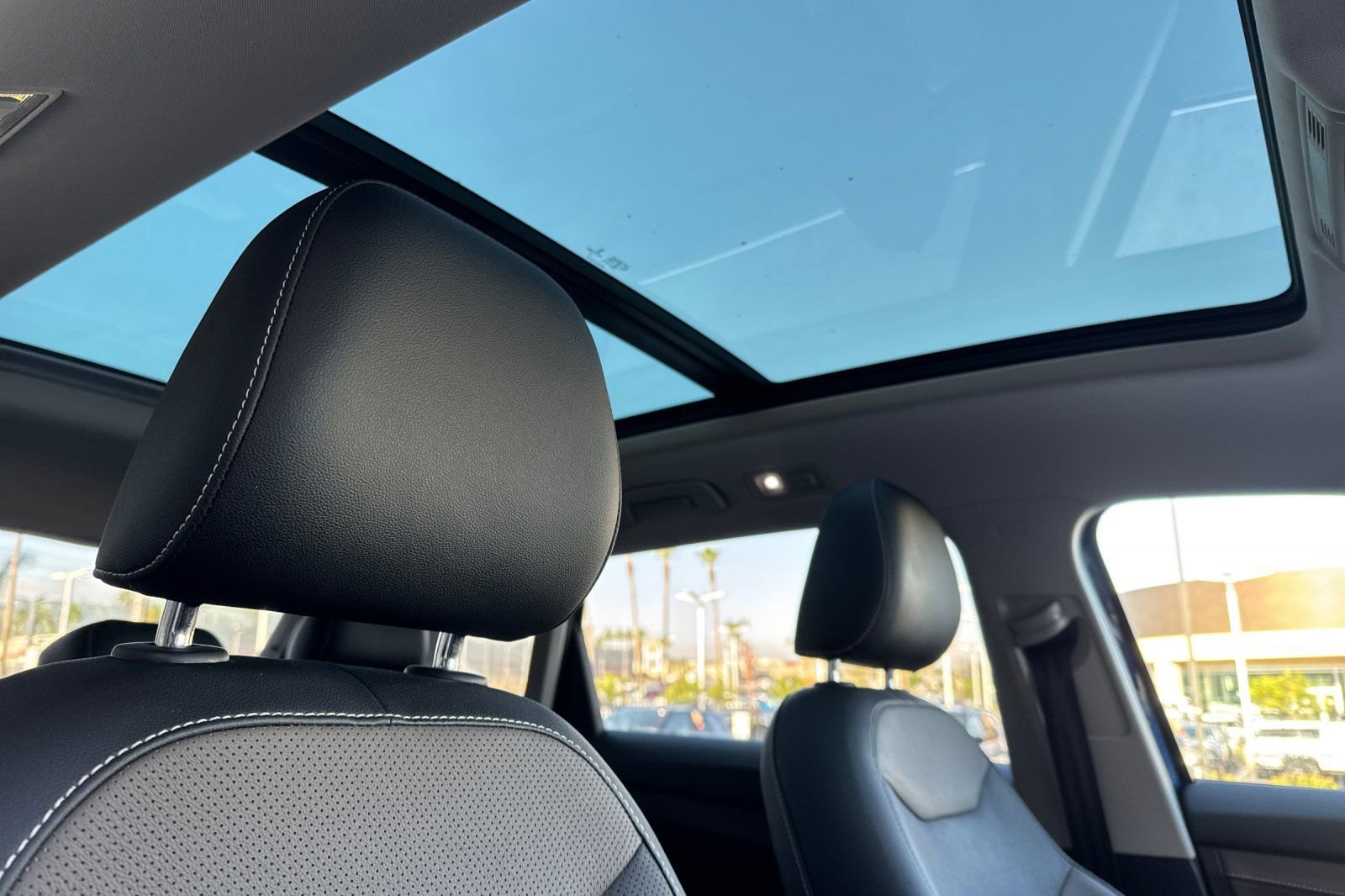 Used 2022 Volkswagen Taos SEL image 18