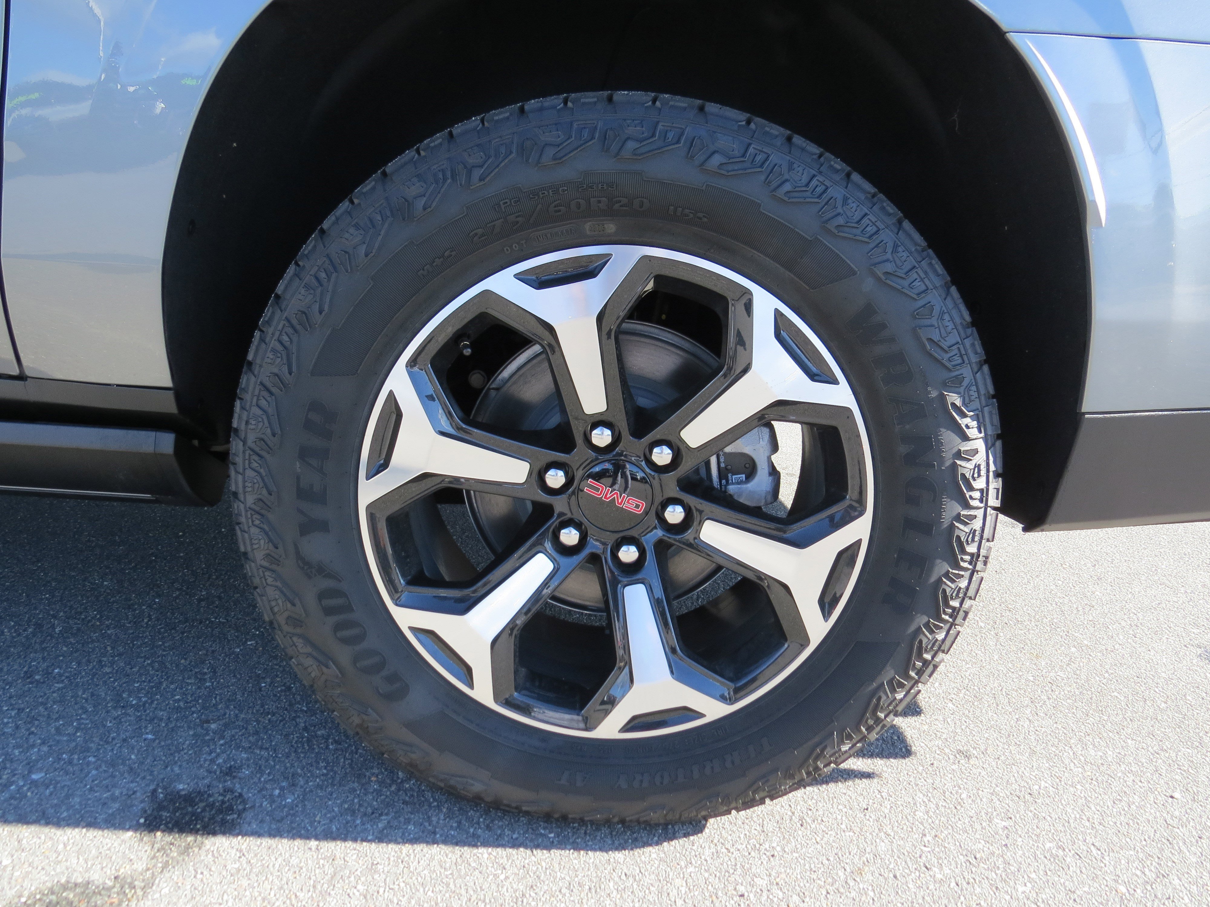 New 2026 GMC Yukon XL AT4 w/ AT4 Premium Package image 12