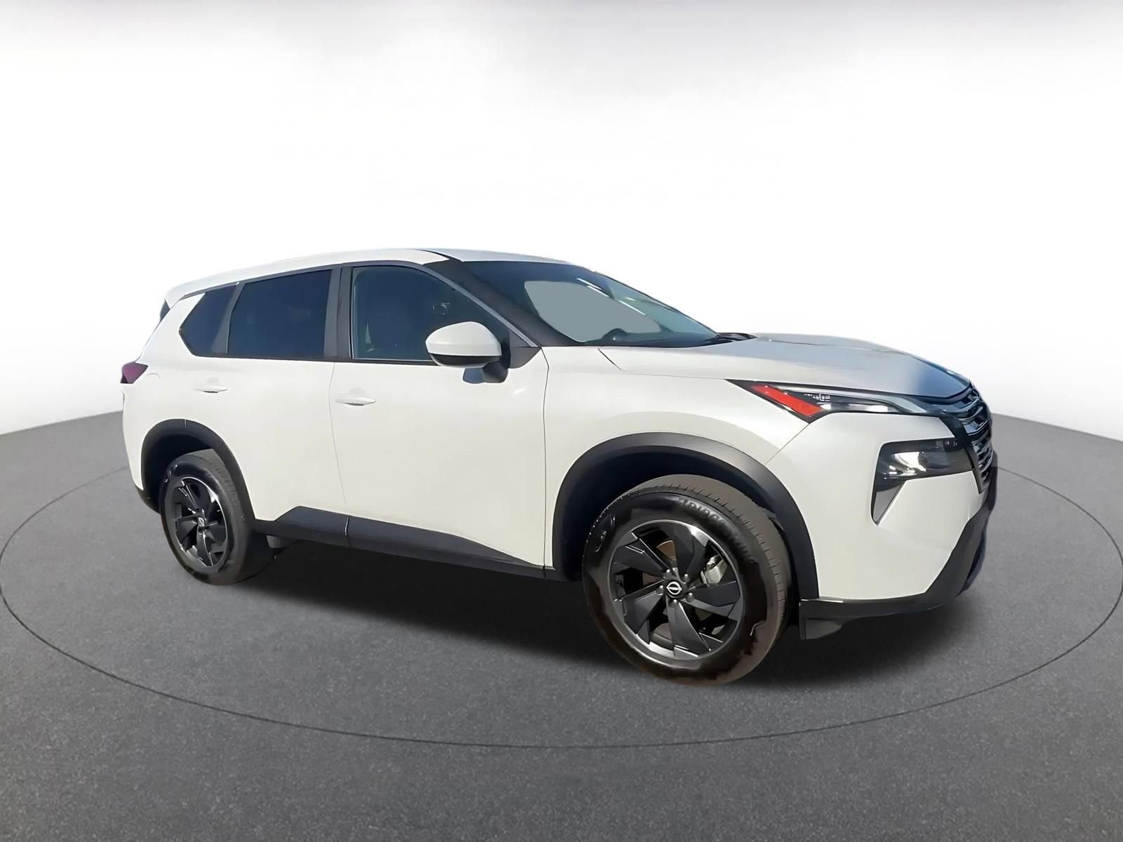 Used 2025 Nissan Rogue SV FWD image 2