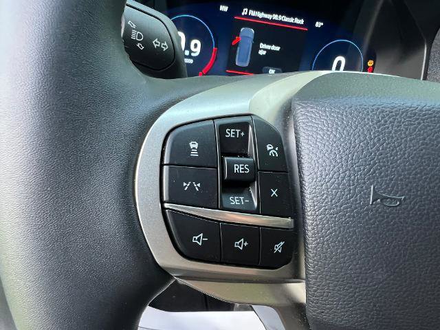 Used 2025 Ford Explorer Active image 12