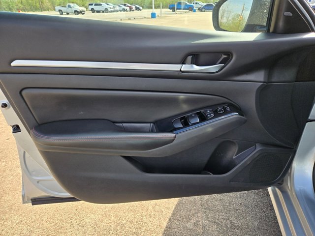 Used 2024 Nissan Altima 2.5 SR image 8