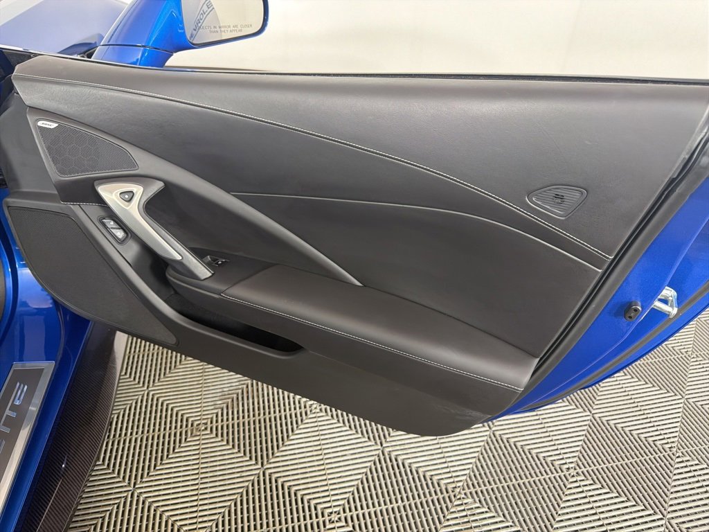 Used 2015 Chevrolet Corvette Z06 w/ 3LZ Preferred Equipment Group image 30