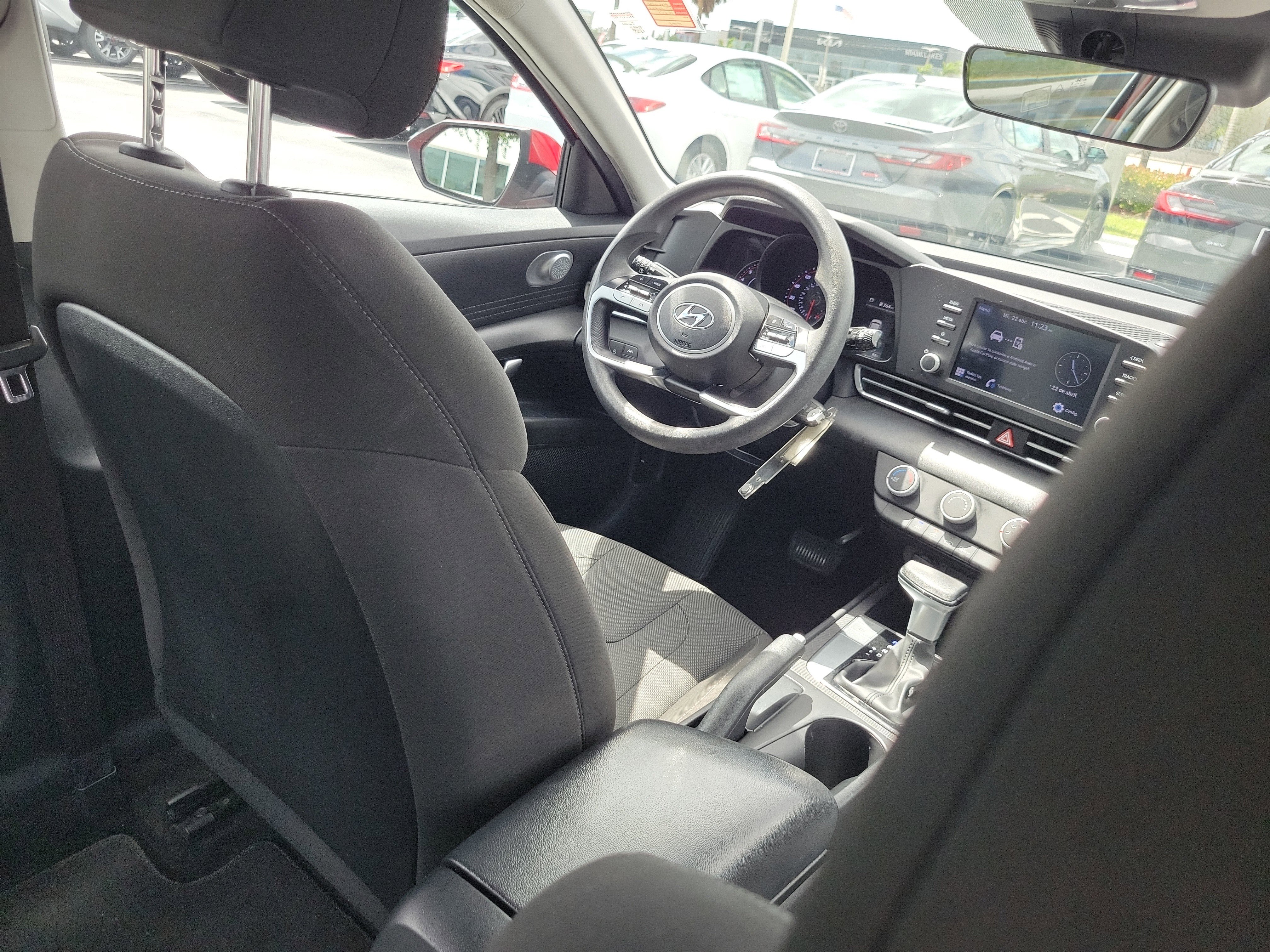 Used 2021 Hyundai Elantra SE w/ Cargo Package FWD image 14