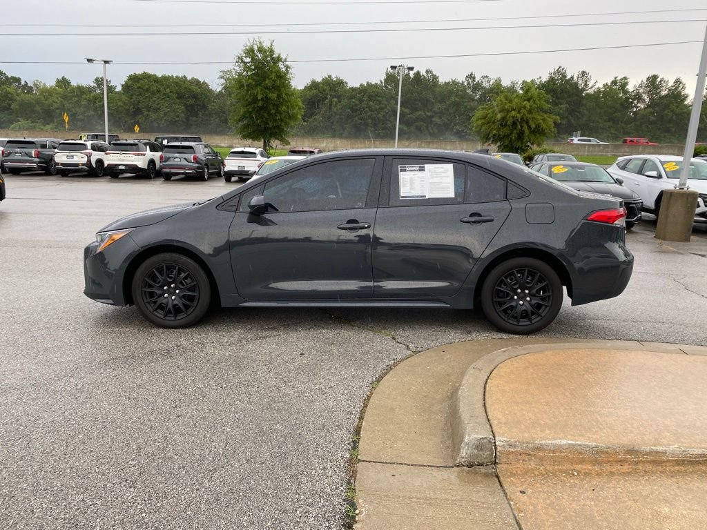 Used 2026 Toyota Corolla LE FWD image 4