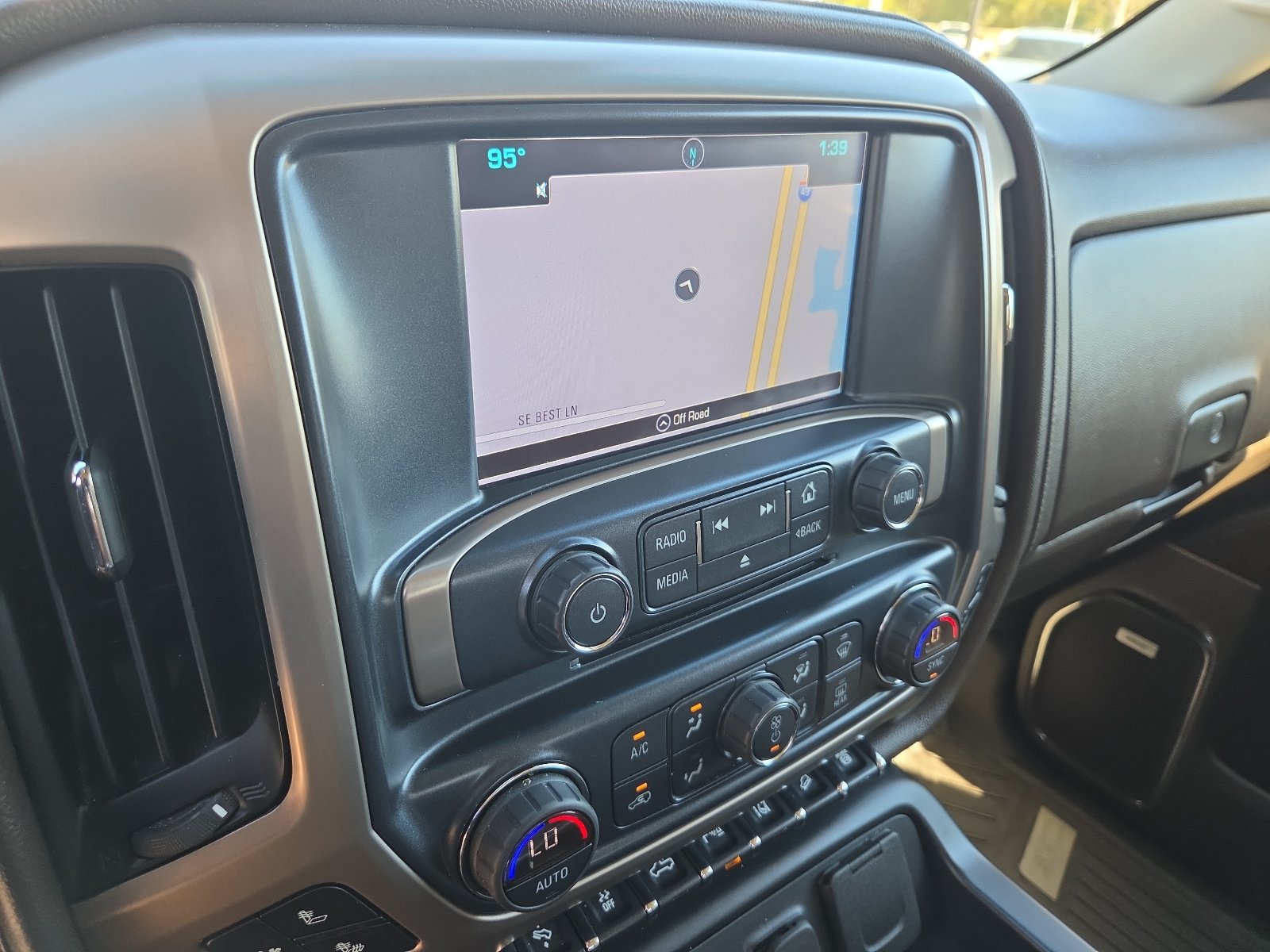 Used 2018 GMC Sierra 2500 Denali w/ Duramax Plus Package AWD/4WD image 7