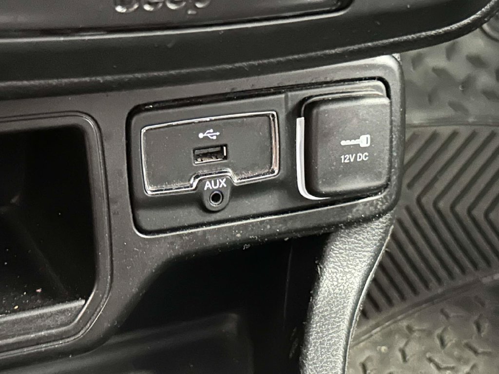 Used 2020 Jeep Renegade Sport w/ Sport Appearance Group FWD image 23