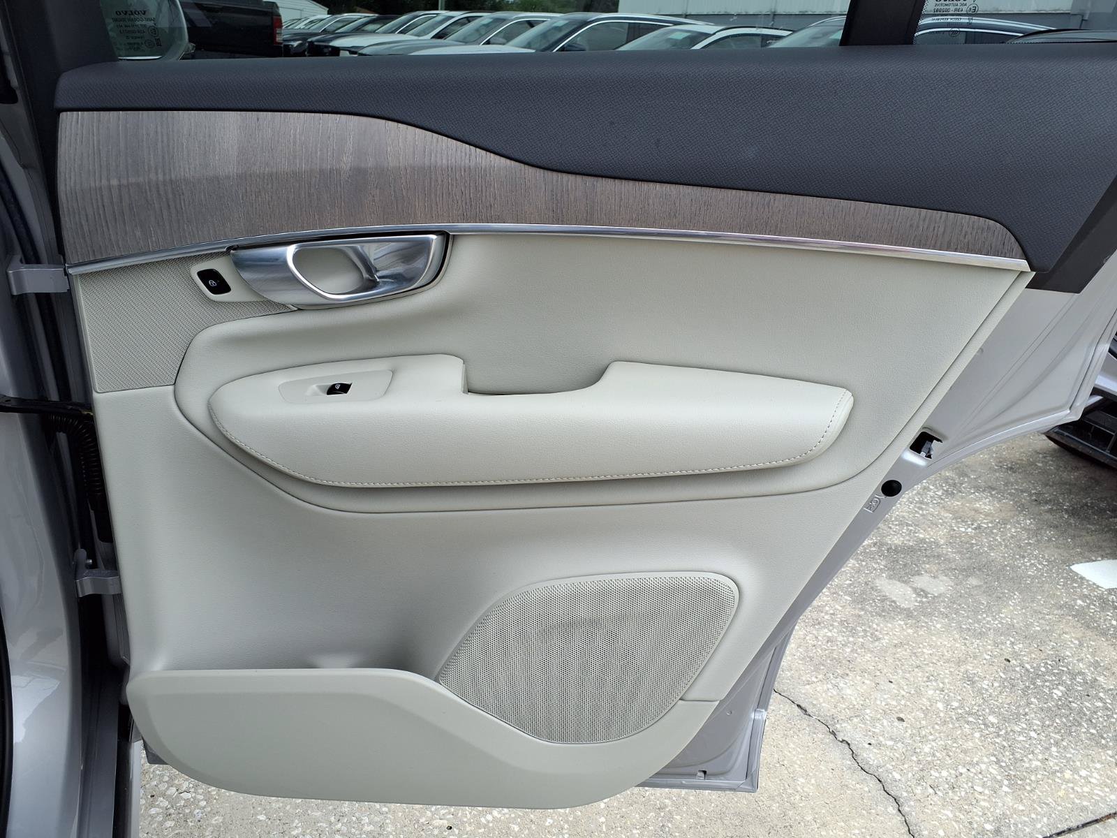 Certified 2023 Volvo XC90 B6 Plus AWD/4WD image 14