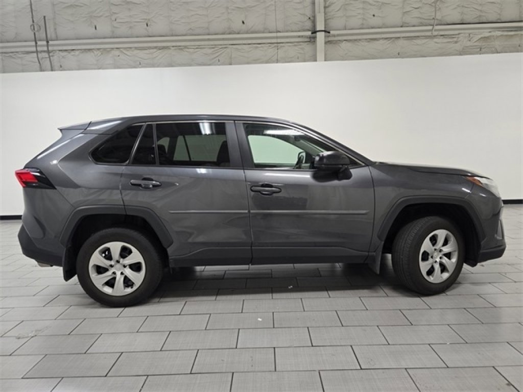 Used 2023 Toyota RAV4 LE image 15
