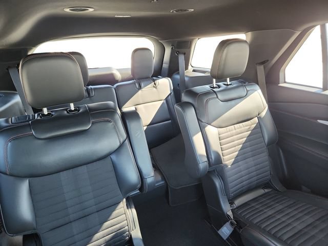 Used 2025 Ford Explorer ST-Line AWD/4WD image 18