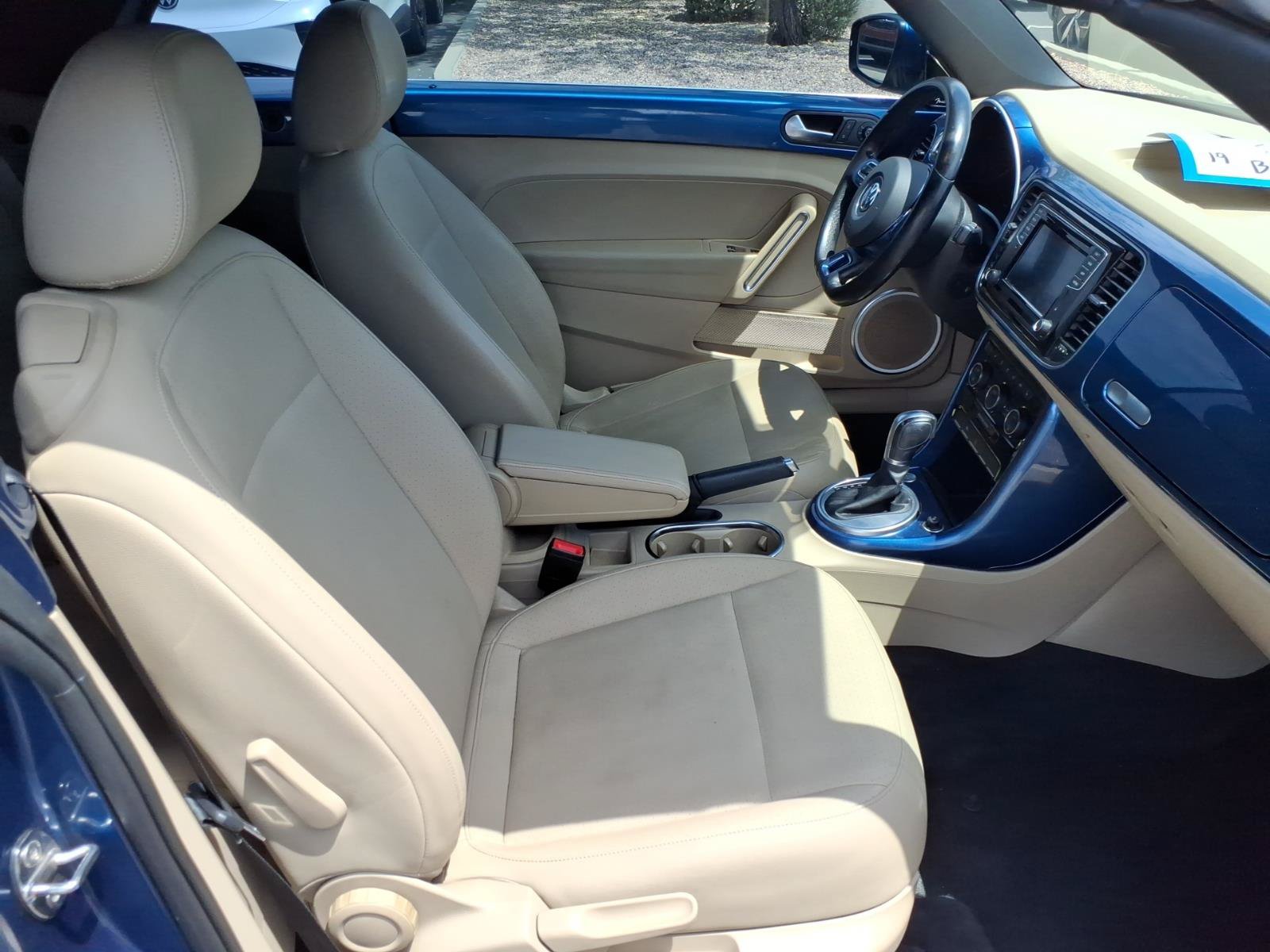 Used 2019 Volkswagen Beetle 2.0T SE w/ SE Premium Package FWD image 12