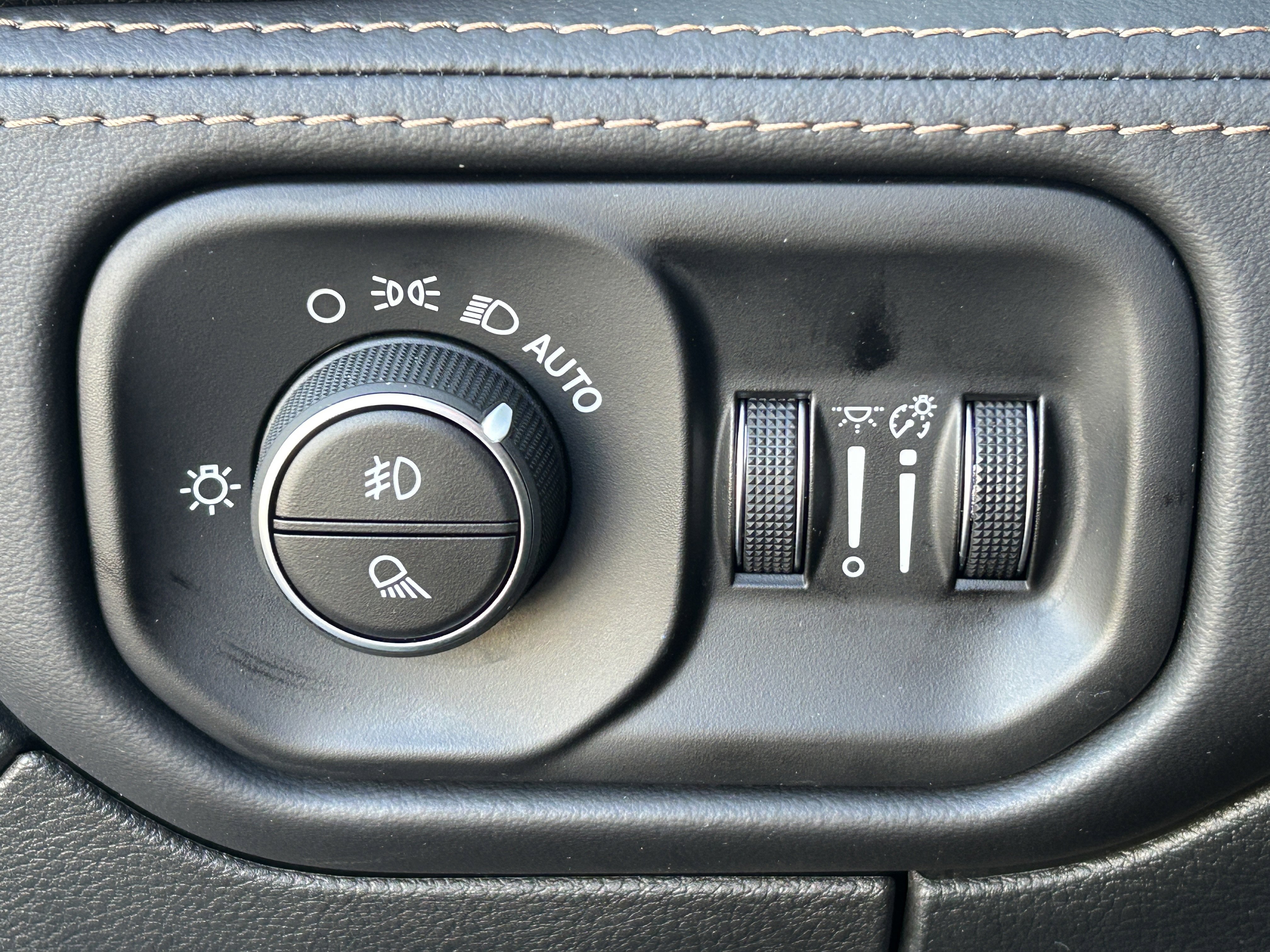 Certified 2026 RAM 1500 Tungsten w/ Trailer Tow Group image 24