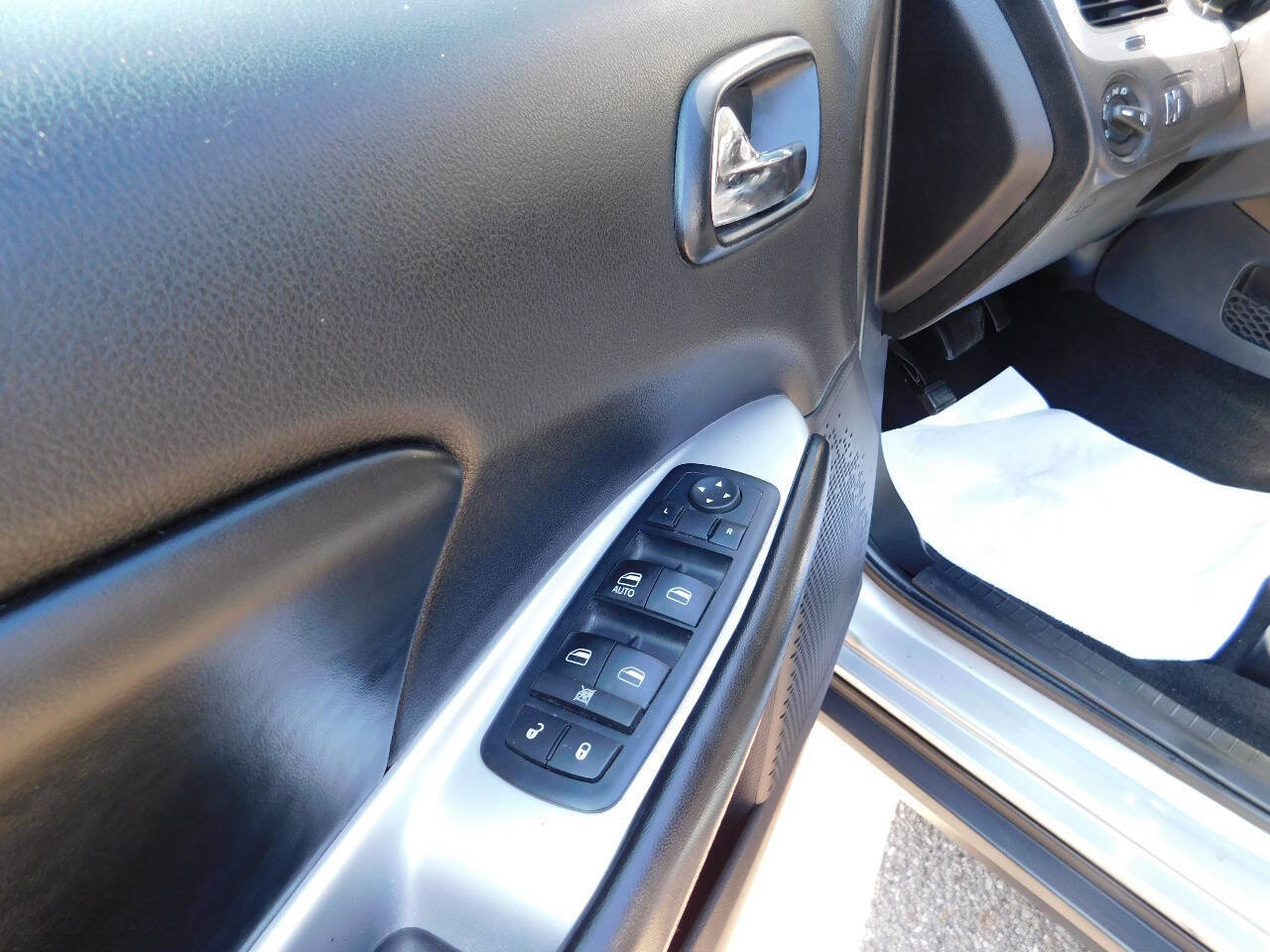 Used 2017 Dodge Journey SXT w/ Safe & Sound Group image 12