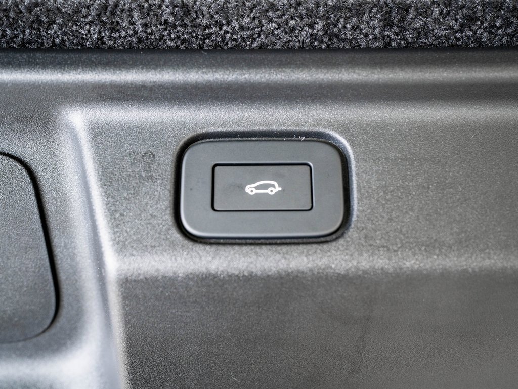 New 2026 Land Rover Range Rover SV image 21