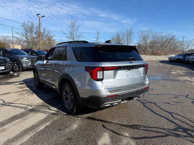 Used 2025 Ford Explorer Active w/ Active Comfort Package image 24