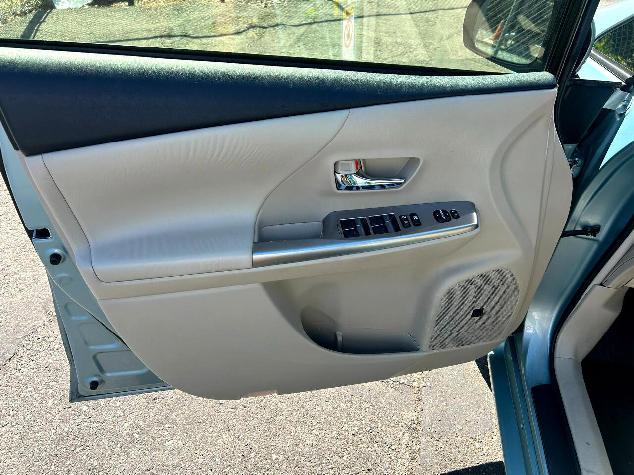 Used 2015 Toyota Prius V Five image 11