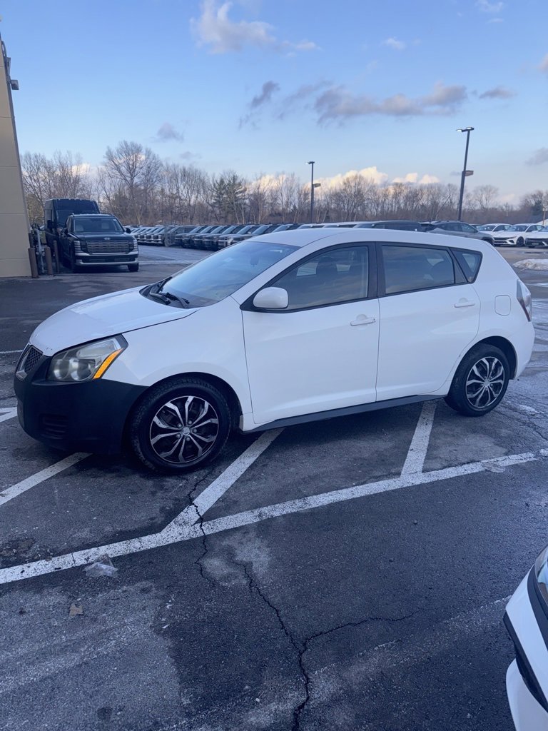 Used 2010 Pontiac Vibe w/ Preferred Package image 2