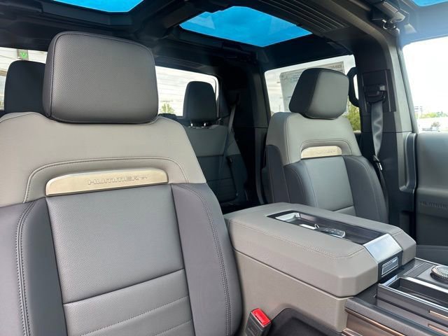 New 2025 GMC Hummer EV 2X w/ LPO, Dark Essentials Package image 8