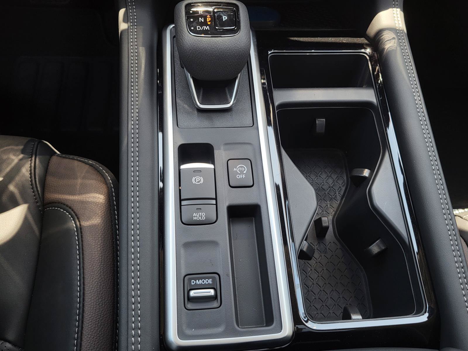 New 2026 Nissan Pathfinder Platinum w/ Cargo Package FWD image 26