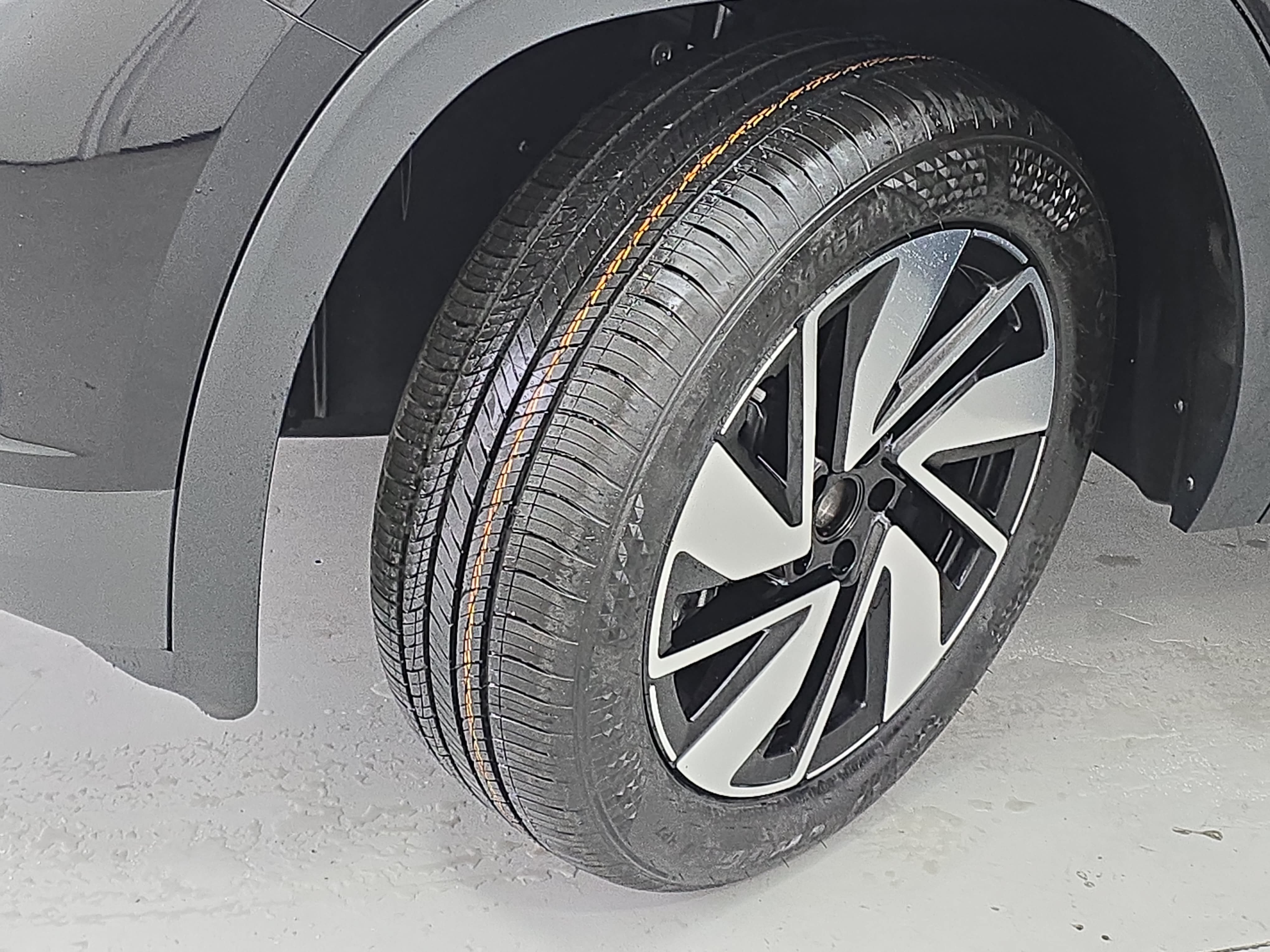 New 2026 Volkswagen Atlas SE FWD image 34