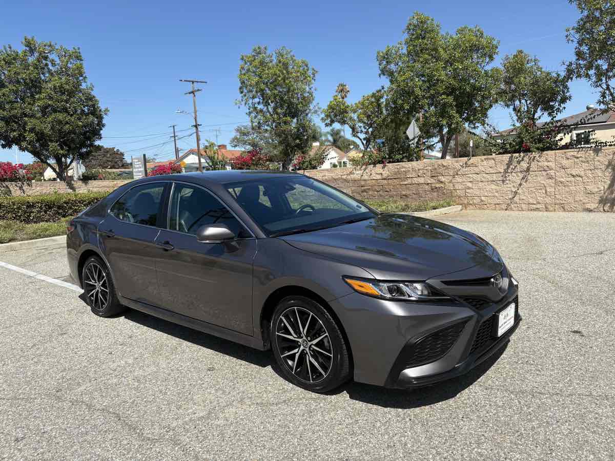 Used 2024 Toyota Camry SE image 37